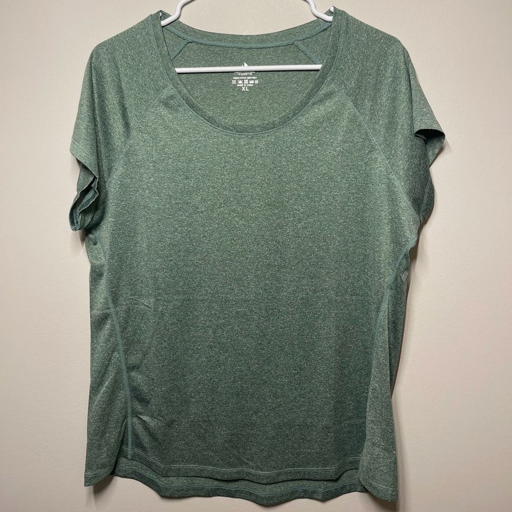 Women’s Green Workout Top